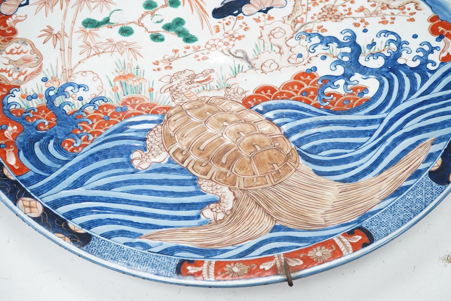 A Japanese Imari charger, Meiji period (1868-1912), 61cm